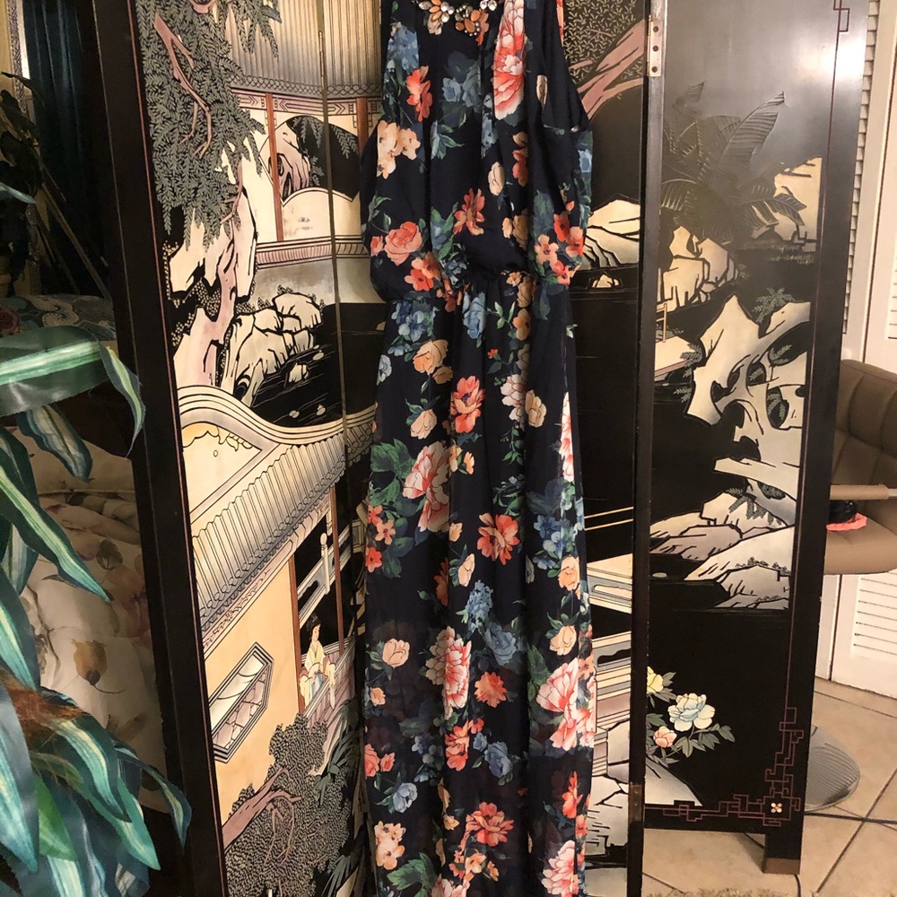 Dress - Picture 5 of 7